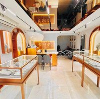Siêu Phẩm Trung Tâm Hoàn Kiếm - Vị Trí Kim Cương - Kinh Doanh Đẳng Cấp Luxury.