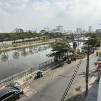 Cần Bán Gấp Nhà Mặt Tiền View Sông