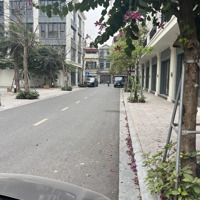 Hàng Hiếm Ở The Phoenix Từ Sơn Sát Hiệu Sách Quỹ Lan. Nhà Liền Kề Xây Sẵn 5 Tầng Giá Bán 14 Tỷ Bao Phí