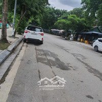 Bán Toà Nhà 7 Tầng Mặt Hồ Tây. Mặt Tiền 11M, Nở Hậu, View Trực Diện Hồ. Giá 500 Triệu/M2