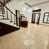 Cần Bán Gấp Nhà Phố Âu Cơ. Diện Tích: 53M2.4 Tầng.mt 8M