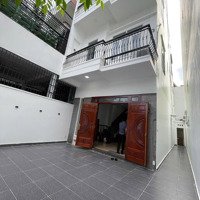 Nhà Gần Biển Có Sân Rộng Tại Nha Trang