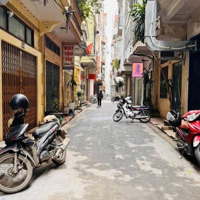 Bán Gấp Nhà Phân Lô Phố Trần Quốc Hoàn Quận Cầu Giấy, Diện Tích: 45M, 5 Tầng, Chỉ 17 Tỷ
