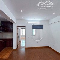 Bán Căn Hộ Tập Thể Ngõ 120 Hoàng Quốc Việt,Diện Tích70M2, 2 Ngủ, Sửa Đẹp, Giá Rẻ Chỉ Nhỉnh 3 Tỷ, Lh Ngay