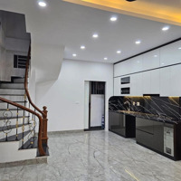 Bán Nhà Nguyễn Văn Cừ, Ngõ Thông Oto, 7 Chỗ Vào Nhà, Sát Mipec,Diện Tích50M2 X 5T,Mặt Tiền4M, Giá Bán 10 Tỷ 8