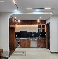 Yên Hoà- 35M X 6 Tầng Thang Máy,Mặt Tiền4,5M - Gần Phố - Ngõ Thông- Ở Ngay - Giá Bán 8,38 Tỷ