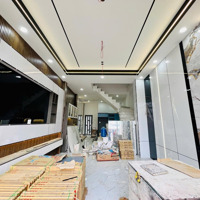 Bán Nhà 2 Lầu Mới Xây 100% Ful Nội Thất Diện Tích Rộng 4.2M X 24.5M Dtsd 215M2 Oto Trong Nhà