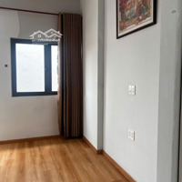 Bán Gấp Nhà Mặt Tiền Hẻm Xe Hơi Đường Quốc Hương, Thảo Điền Q2,Diện Tích5,3X25M, Trệt, 2 Lầu, 4 Phòng Ngủ 5Wc