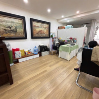 Hiếm Có! Bán Tập Thể Trường Chinh- Giải Phóng- Đống Đa, Nhà Đẹp 2 Ngủ, Giá Chỉ 2.69 Tỷ, 60M2