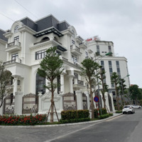 Bán Gấp Bt 6 Phòng Ngủ 5 Vệ Sinhtại Đtm Dịch Vọng, 270M2, 74 Tỷ Vnd, Q. Cầu Giấy, Hn
