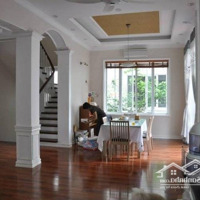 Bán Gấp Bt 6 Phòng Ngủ 5 Vệ Sinhtại Đtm Dịch Vọng, 270M2, 74 Tỷ Vnd, Q. Cầu Giấy, Hn