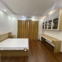 Hơn 4 Tỷ Nhà La Phù 35M2 5 Tầng - Lô Góc - Ngõ Thông - 7 Chỗ Chạy Qua Nhà