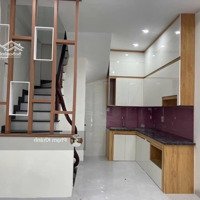 Hơn 4 Tỷ Nhà La Phù 35M2 5 Tầng - Lô Góc - Ngõ Thông - 7 Chỗ Chạy Qua Nhà