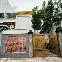 Bán Biệt Thự Quận 7.Ngang 8M Dài 18M. 1 Triệuêt 2 Lầu Áp Mái.16,5Ty