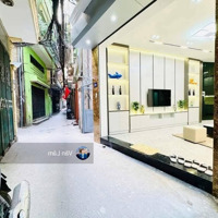 Nhà Riêng 4Pn- 40M2 Tại Phố Ngọc Khánh Giá Bán 8,2 Tỷ- Gần Phố- Ngõ Thông - Kinh Doanh