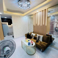 Chủ Ngộp ! Cần Bán Nhà Quận 1 Đường Nguyễn Thị Minh Khai Giá 4Tỉ250 82,8M2 (4,6*18).Sổ Sẵn.