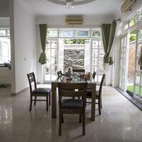 Cho Thuê Biệt Thự Khu C  Ciputra tích 200m2, 4 phòng ngủ, 3 phòng tắm