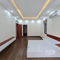 Siêu Hiếm Lô Góc 2 Thoáng Lạc Long Quân, Gara Oto, Thang Máy, View Đẹp, 50M, 25 Tỷ