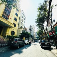 Hàng Kín Kèo Thơm Khu Trung Tâm
Hành Chính Quận Giáp Ranh Quận 1
Hơn 100M2 - 2 Mặt Hẽm Xe Hơi - 18.