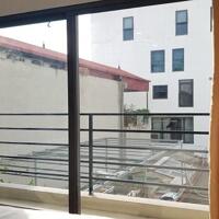 Cho thuê căn hộ 1 phòng ngủ, 50m2, Từ Hoa, Tây Hồ, đủ đồ, ban công thoáng