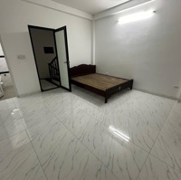 Nhà Bát Khối Long Biên Hà Nội 35Mx5 Tầng Giá Bán 4,5 Tỷ, Ngõ Thông, Cách Ô Tô Đỗ Ngày Đêm Chỉ 20M