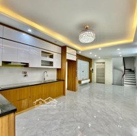 Nhà Cực Đẹp! Phân Lô Trần Quốc Hoàn, Ngõ Ô Tô, Thang Máy, 1 Bước Ra Phố, 50M2X5T
