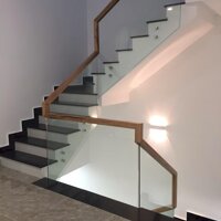  Bán nhà mặt tiền kinh doanh đường Phong Châu rộng 22m - TĐC Đất Lành - Nha Trang 4,5 tỷ