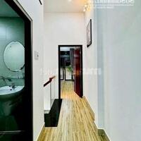  Bán nhà HXH khu Bàu Cát, DT: 4.2x17m [nở hậu đẹp]   Nhà đẹp 2 Tầng + ST. Giá chỉ 9.7 tỷ 