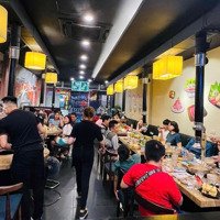 Cho Thuê Nhà Mặt Phố Hoàng Cầu- Tuyến Phố Kinh Doanh Cực Vip( Nhà Hàng Ok)