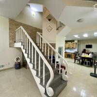 Cho thuê nhà vị trí đẹp phố Văn Cao, DT: 75m2, 4 p.ngủ.