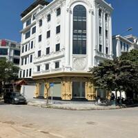 Cho thuê biệt thự ngõ 214 Nguyễn Xiển ,120m x 5 tầng 1 tum thông sàn , thang máy riêng