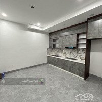 Bán Nhà Dân Xây Hơn 40M2 Ở Phố Trạm, Long Biên, Cách Ô Tô Tránh 15M, Giá Đẹp