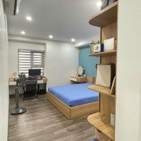 Chính Chủ Cần Bán Nhanh Căn Hộ Góc View Cầu Nhật Tân, Sẵn Sổ, Full Đồ Cao Cấp Vào Ở Ngay!