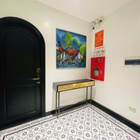 Bán Toà Nhà Căn Hộ 10 Tầng Diện Tích 101M2 Mặt Tiền 8M Full Nội Thất Cao Cấp Khu Phố Tây Hồ,Hà Nội