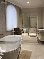 Bán Nhà Mặt Tiền Lê Thánh Tôn, Quận 1. Dt(8,2X25M). 9 Lầu. Gía 195 Tỷ. O947-9I6-Ii6