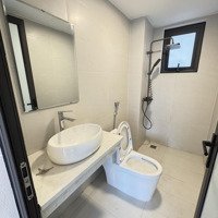 Bán Đàm Quang Trung, Long Biên, Hà Nội 47M Xây 6 Tầng . Thiết Kế Thang Máy . Chỉ 1 Nhà Ra Mặt Phố