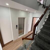 Bán nhà hướng ĐN - Lạc Long Quân - 75m2 x 7T Thang máy - 10m ra Phố - Oto đỗ cửa
