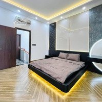 Gấp!Bán Nhanh Nhà Út Tịch, Tân Bình. Giá Bán 1Tỷ650/45M2.Tặng Full Nội Thất Theo Nhà