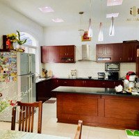 Bán Biệt Thự Mỹ Thái 3 Nội Khu Góc Công Viên Phú Mỹ Hưng Quận 7 - 180M2 - 3 Tầng - 53 Tỷ
