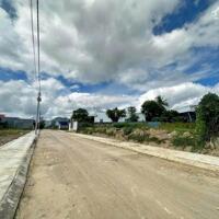 Mở rộng KD bán nhanh lô đất 300m2 tc mặt tiền đường nhựa 42m, gần KCN dân đông giá 175tr