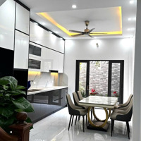 6 Tỷ Nhỉnh Có Nhà Đẹp Trần Thái Tông 32M*5T, Mt3.5M, Tặng Full Nội Thất, Sổ Vuông A4 - 50M Ô Tô