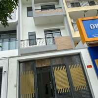 Bán Nhà Đẹp Mới 99% Xd 3 Lầu Kiên Cố, Tặng Nội Thất Xịn. Giá Bán 8,2 Tỷ Bao Công Chứng - Sang Tên