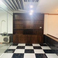 Cho Thuê Nhà Đường Sư Vạn Hạnh Góc Vạn Hạnh Mall, Quận 10 - 25 Triệu/Th. Dtsd: 220M2