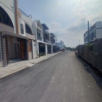 Căn Villa Siêu Rộng Cách Chợ Bình Chánh 5Km Cần Tìm Chủ Nhân