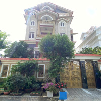 Duy Nhất! Bán Biệt Thự Hồ Bơi Mặt Tiền Ngay Nguyễn Văn Hưởng, Q.2 - 8X27M, 4 Tầng, Hđt 70 Triệu - 36 Tỷ