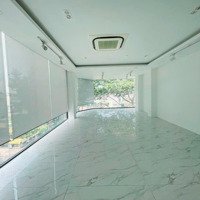 Cho Thuê Nhà Kinh Doanh Góc 2 Mặt Tiền Trần Quang Diệu, Phường 14, Quận 3.