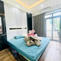 Bán nhà trung tâm quận Long Biên Nguyễn Văn Cừ 47m 5T MT7m chỉ nhỉnh 9 tỷ gần mặt phố