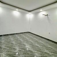 Bán nhà 3 tầng xây độc lập ngay gần chợ Lãm Hà ( có sân cổng ) oto đỗ cửa :
