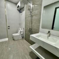 Bán nhà 3 tầng xây độc lập ngay gần chợ Lãm Hà ( có sân cổng ) oto đỗ cửa :