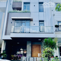 Cho Thuê Nhà Liền Kề Compound Đảo Kim Cương Quận 2 3 Tầng 100M2 Nội Thất Cơ Bản 45 Triệu/Tháng.